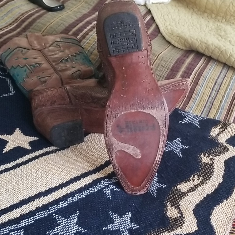 Boots - Picture 4 of 4